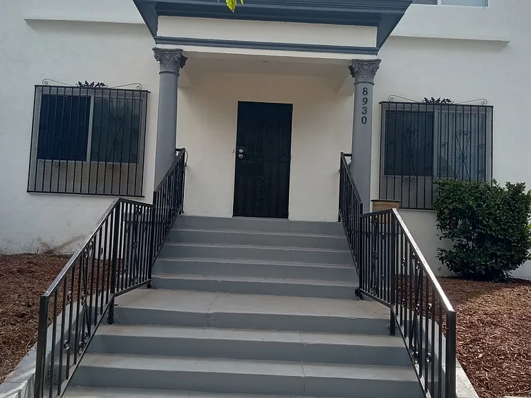 8930 S Vermont Ave — Photo 72