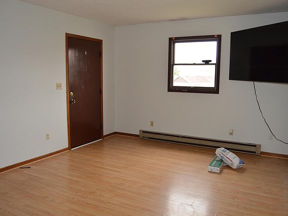 2nd image of 2431 Oakland Cir