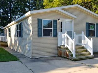 80 Carmell St, Belleville, MI 48111