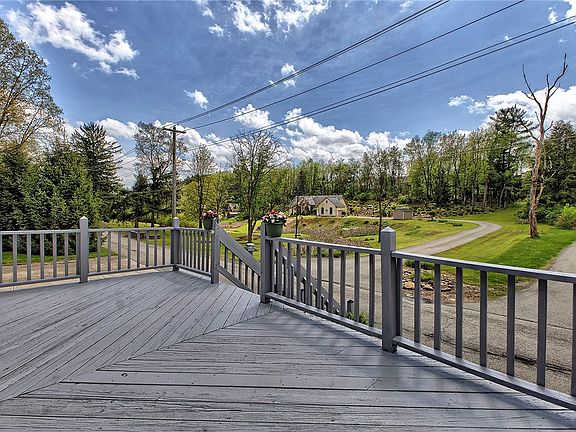 3rd image of 127 Herbert Ln