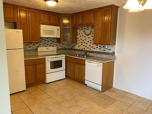 5th image of 2217 Arbor Cir APT 21