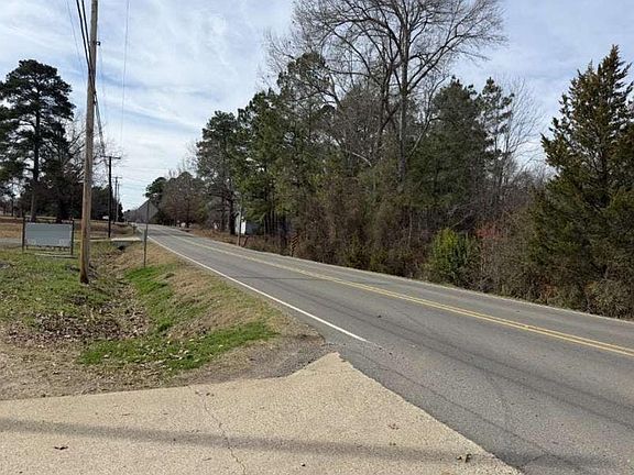 4th image of 916 Barron Rd