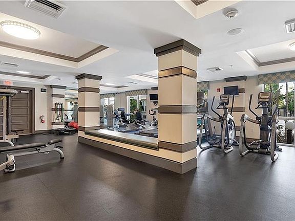 3rd image of 2421 NE 65th St APT 112