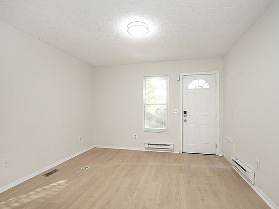 3rd image of 2049 W 106th St #1