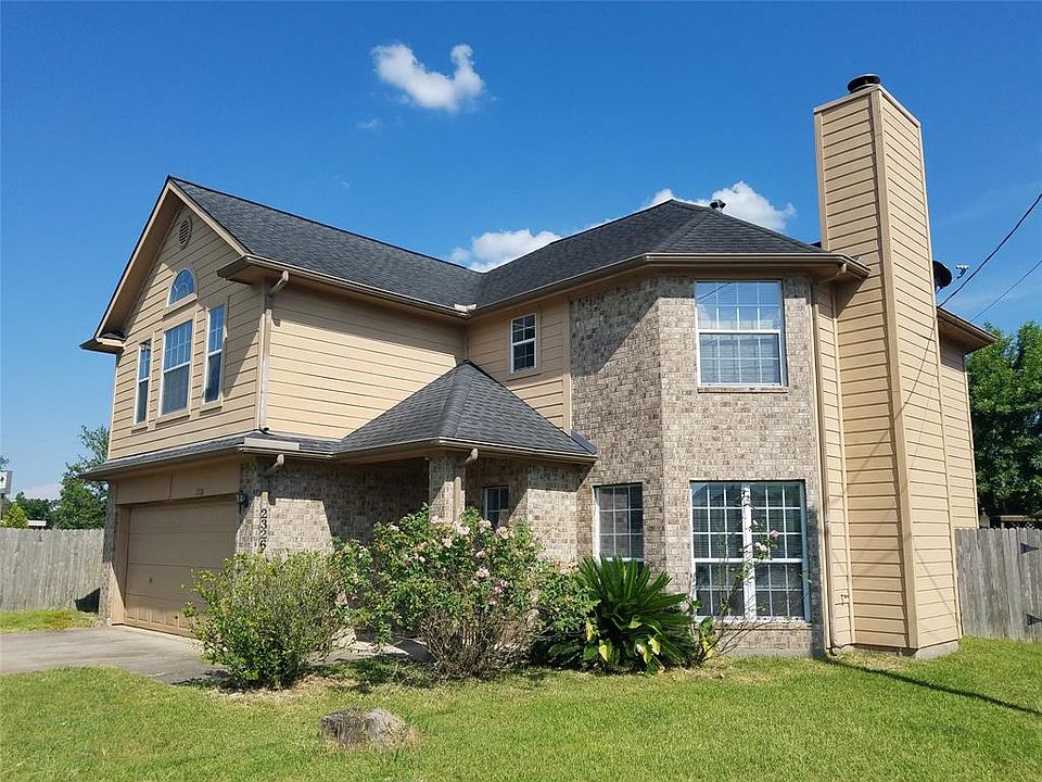 2nd image of 2326 Shady Pine Dr