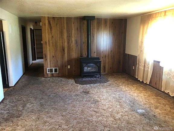 3rd image of 3517 Lancashire Ct SE