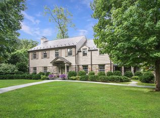 19 Overlook Rd, Scarsdale, NY 10583