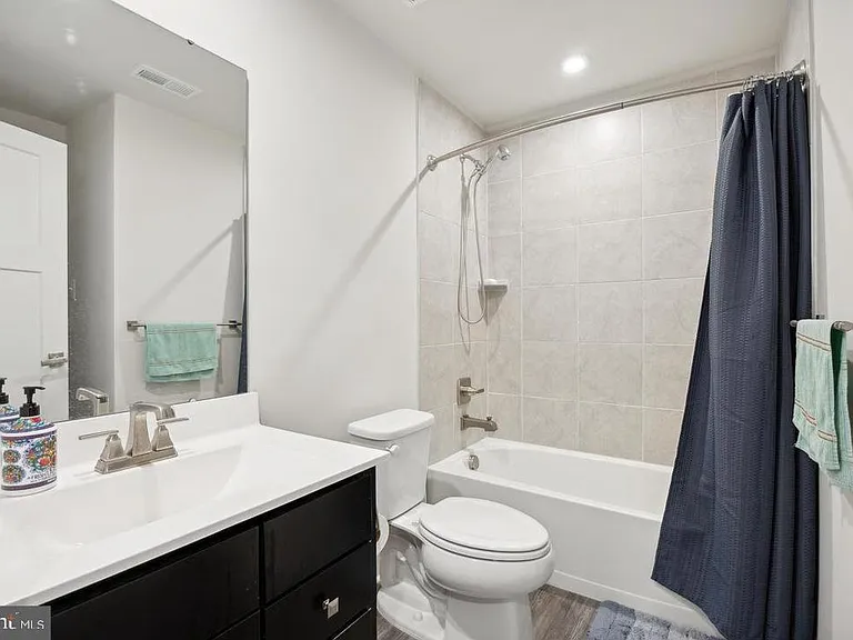 6070 Fallfish Ct — Photo 11