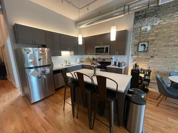 1355 N Milwaukee Ave, Chicago, IL 60622