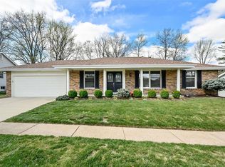 15607 Summer Lake Dr, Chesterfield, MO