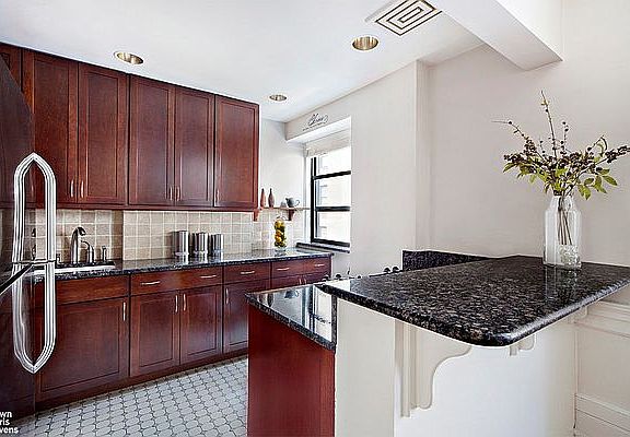 3rd image of 532 W 111th St APT 44