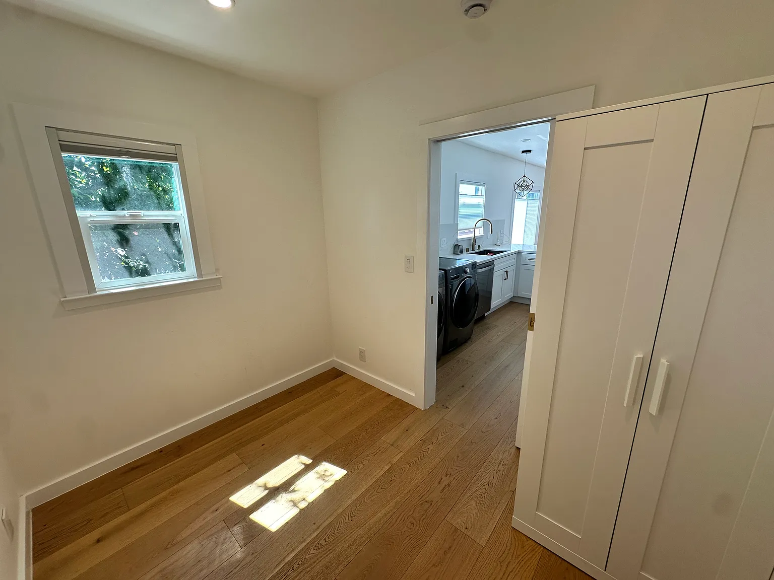 2 bed, 900 sqft, $2,800 — Photo 3