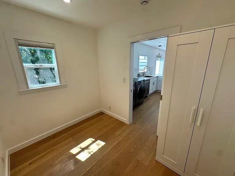 718 Ripley Ave — Photo 3