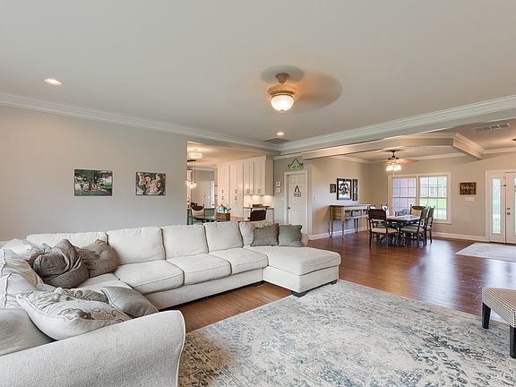 4th image of 5250 Hillview Dr