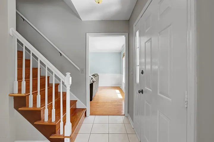 537 Aquarius Dr — Photo 12