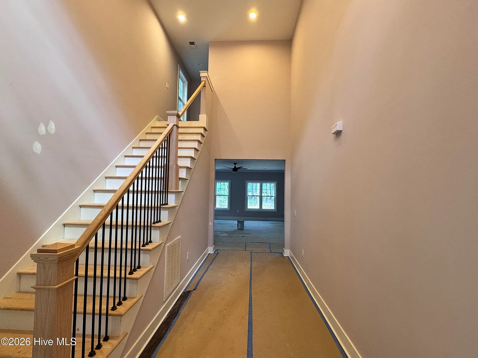 3 bed, 2.5 bath, 2149 sqft, $2,400 — Photo 3