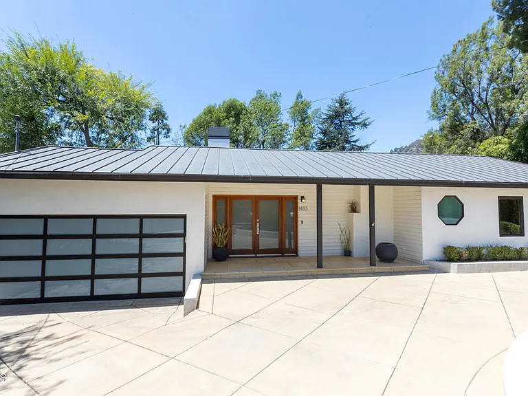 1483 Arroyo View Dr — Photo 1