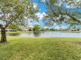 436 Lakeview Dr, Fort Lauderdale, FL
