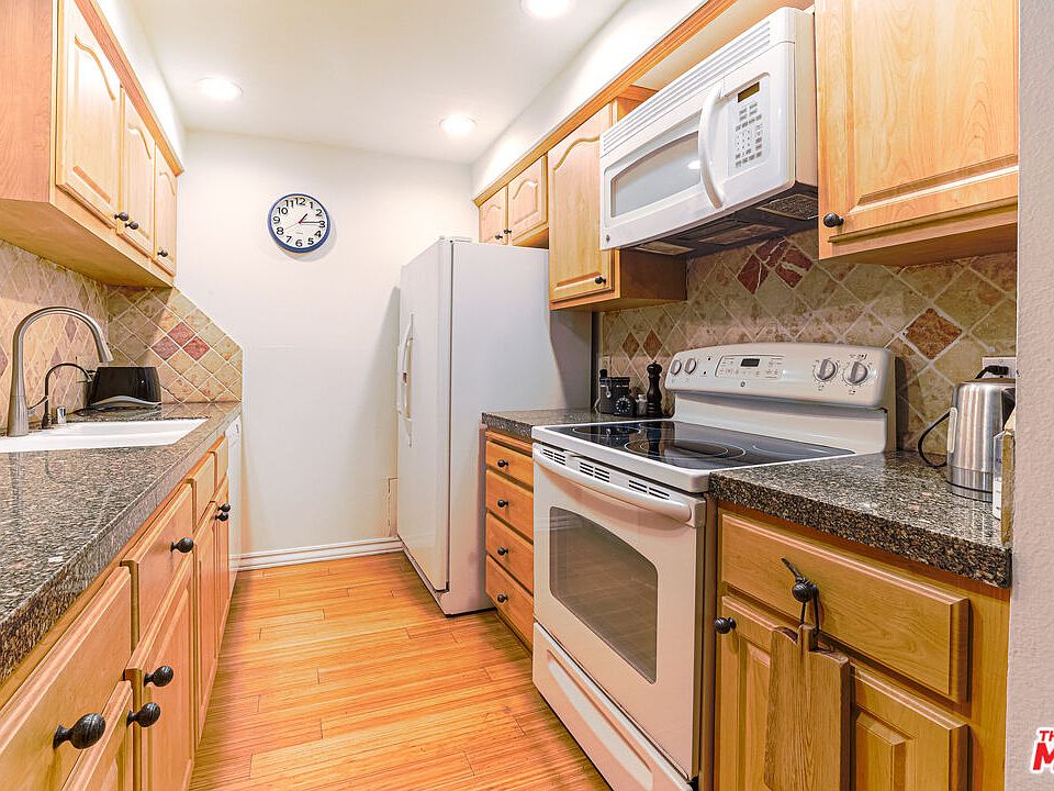 1st image of 8105 Raintree Cir