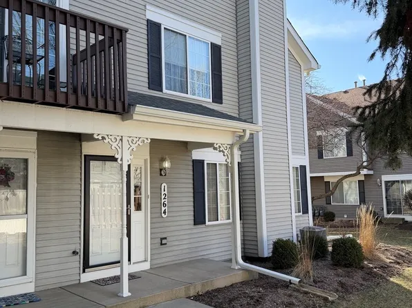1264 Sandhurst Ln, South Elgin, IL 60177