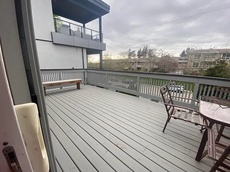 832 Habgood St — Photo 30