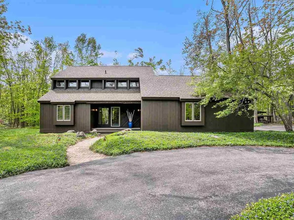 2430 Greenbriar, Harbor Springs, MI 49740