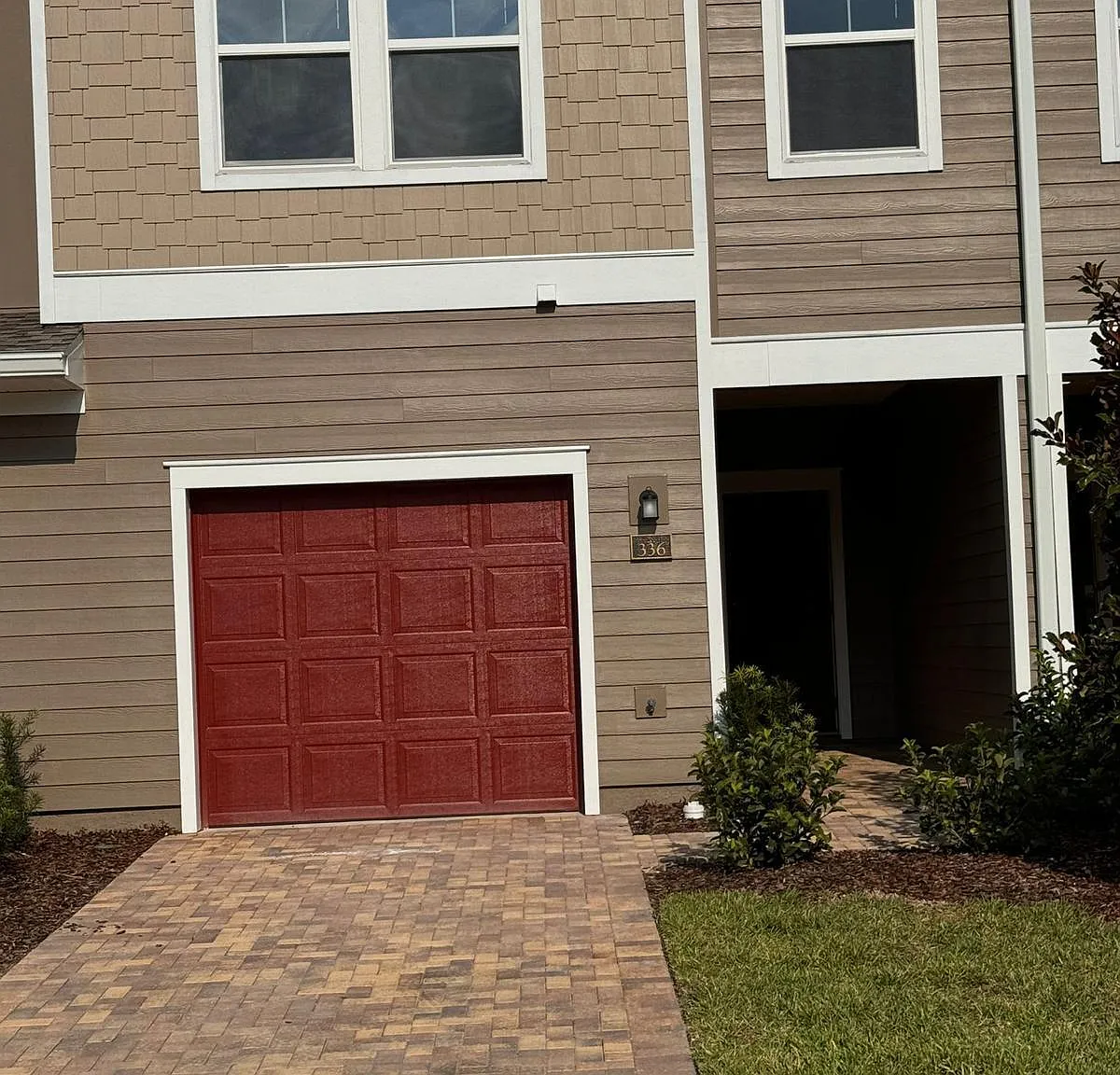 3 bed, 2.5 bath, 1707 sqft, $2,100 — Photo 1