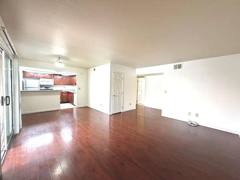 5493 Indian River Dr #375 — Photo 2
