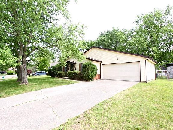 3rd image of 10285 Kiowa Dr