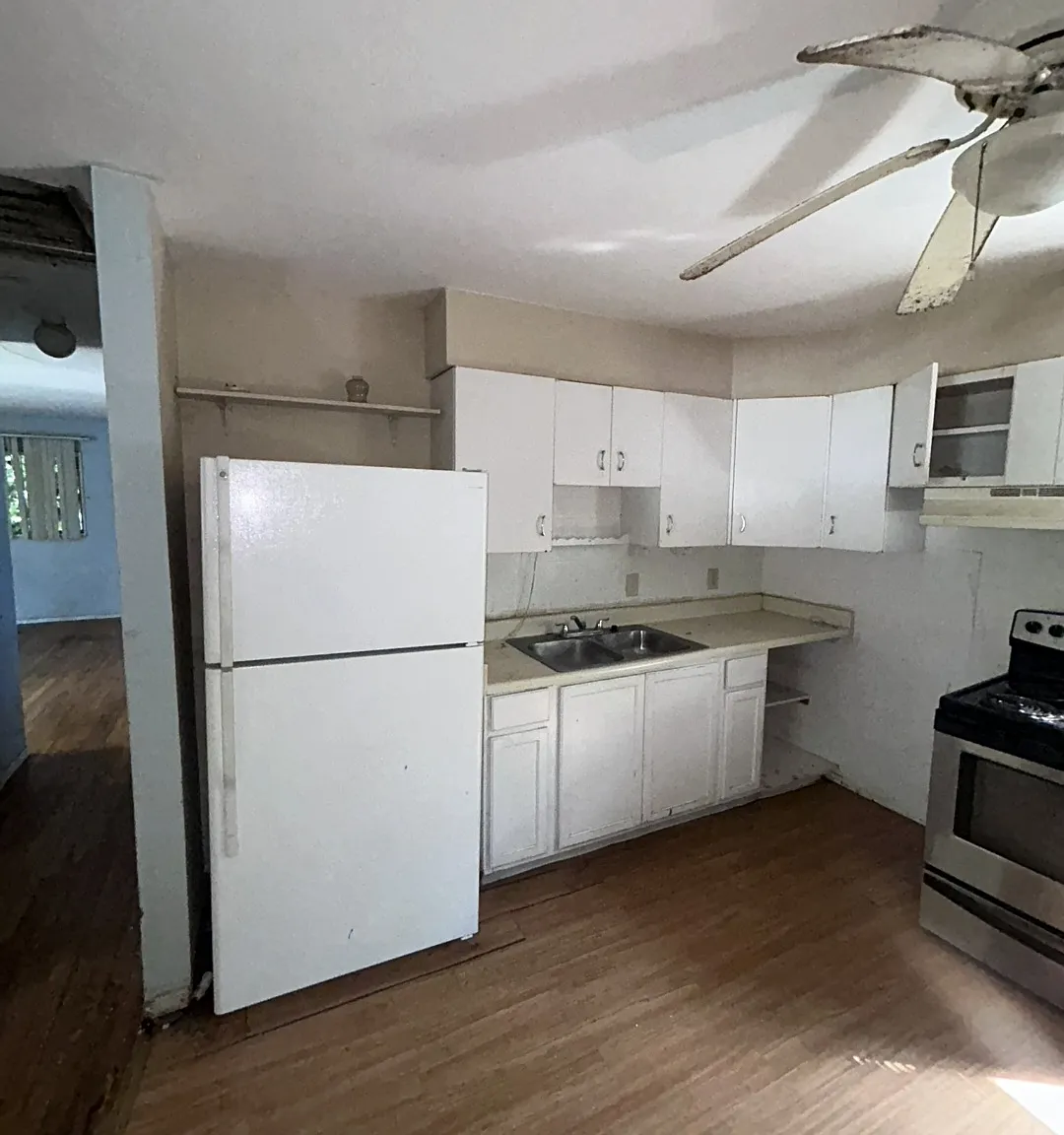 3 bed, 888 sqft, $975 — Photo 2