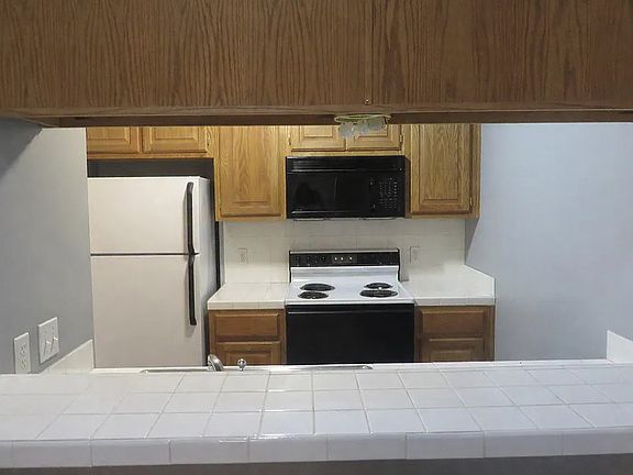 4th image of 810 Green Mountain Dr #810