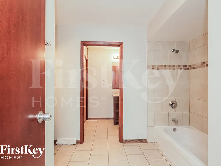 18519 Carriage Ln — Photo 13