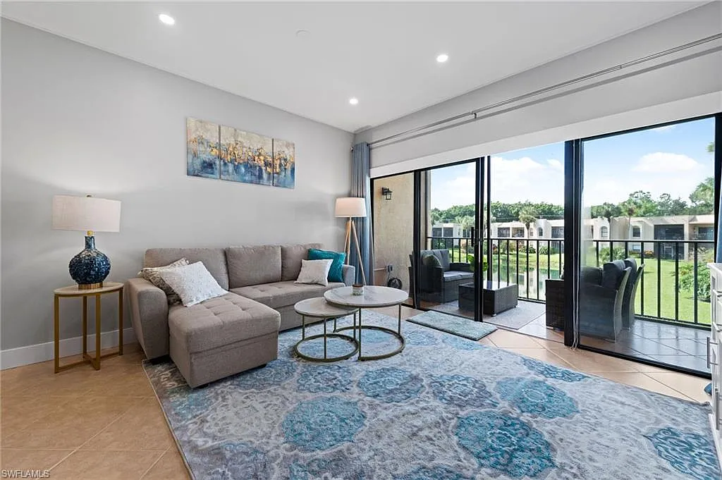 2 bed, 2.0 bath, 1000 sqft, $2,000 — Photo 4