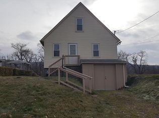 809 W 1st Ave, Derry, PA 15627