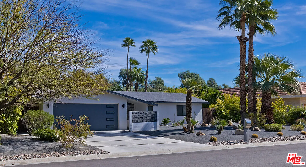 3 bed, 2.0 bath, 1696 sqft, $5,995 — Photo 2