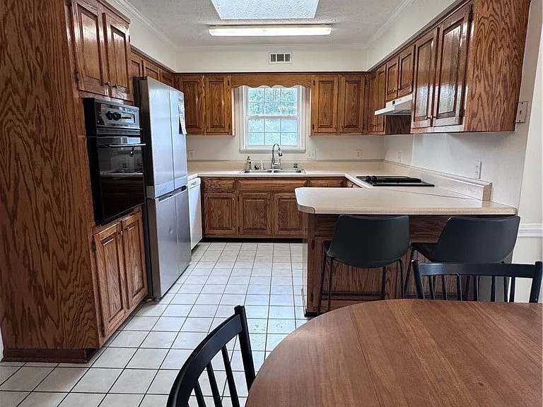 1535 Londonderry Pl — Photo 12