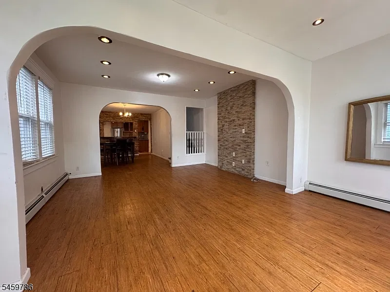 4 bed, 3.5 bath, 2150 sqft, $4,000 — Photo 3