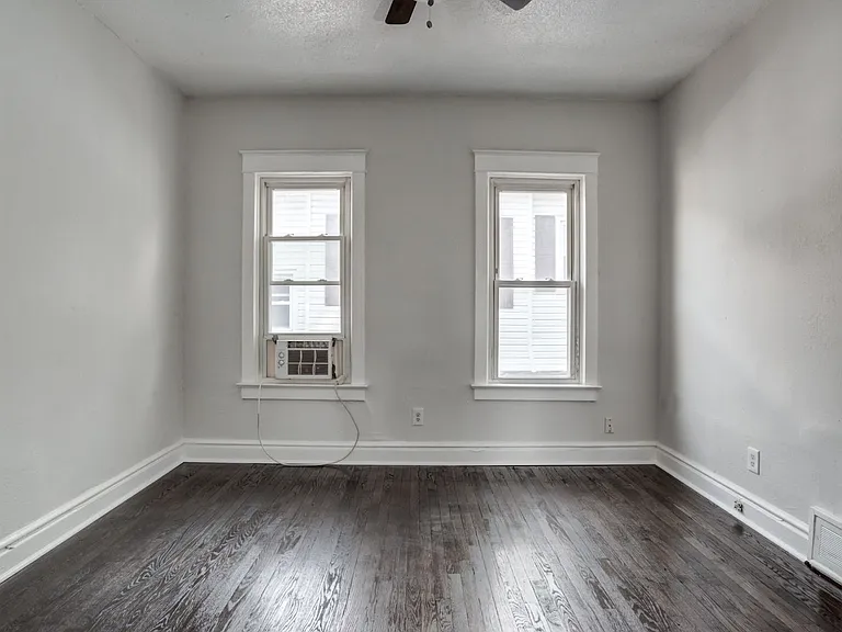 3233 Park Ave — Photo 8