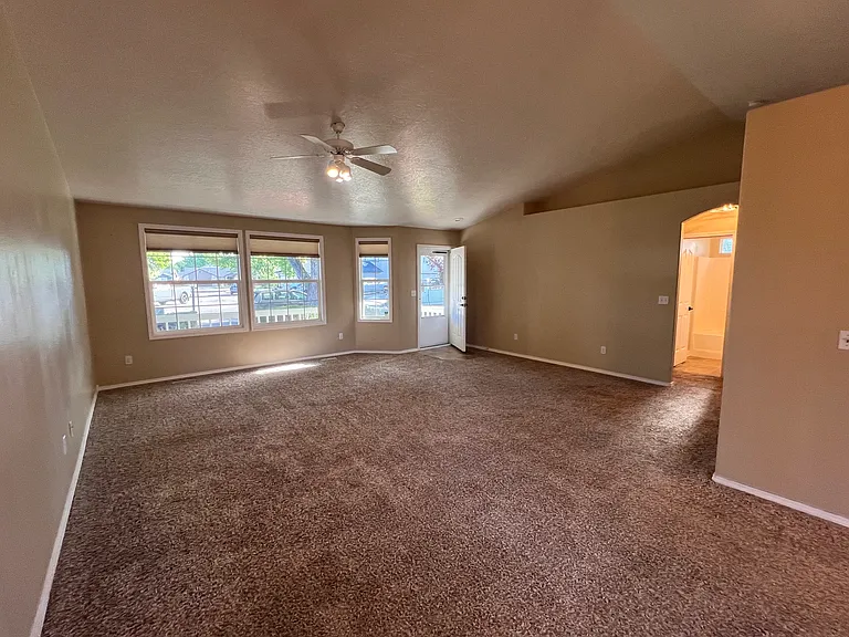 14401 W Roaring Creek St — Photo 4