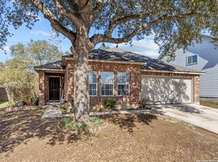 7627 Avery Rd, Live Oak, TX 78233