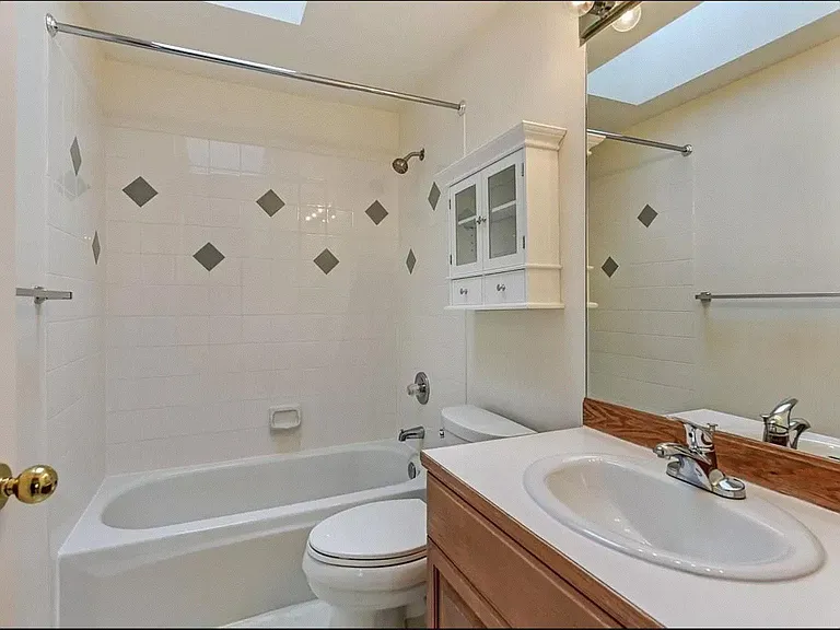 19120 NE 46th Ct — Photo 19
