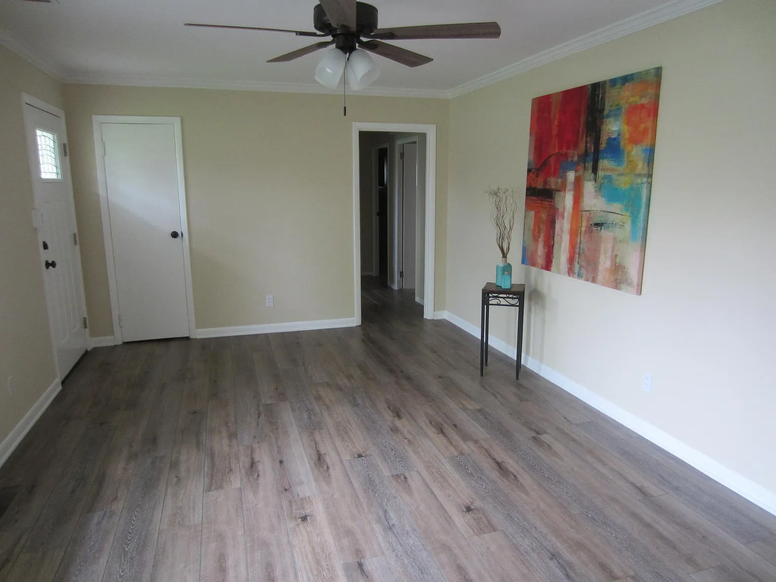 4 bed, 1.5 bath, 1292 sqft, $1,800 — Photo 4