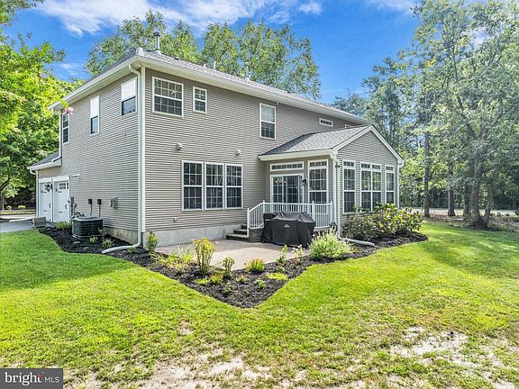 5th image of 101 Kensington Dr