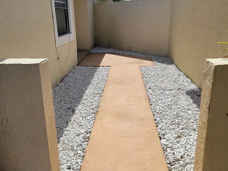 5881 Chester Ln — Photo 3