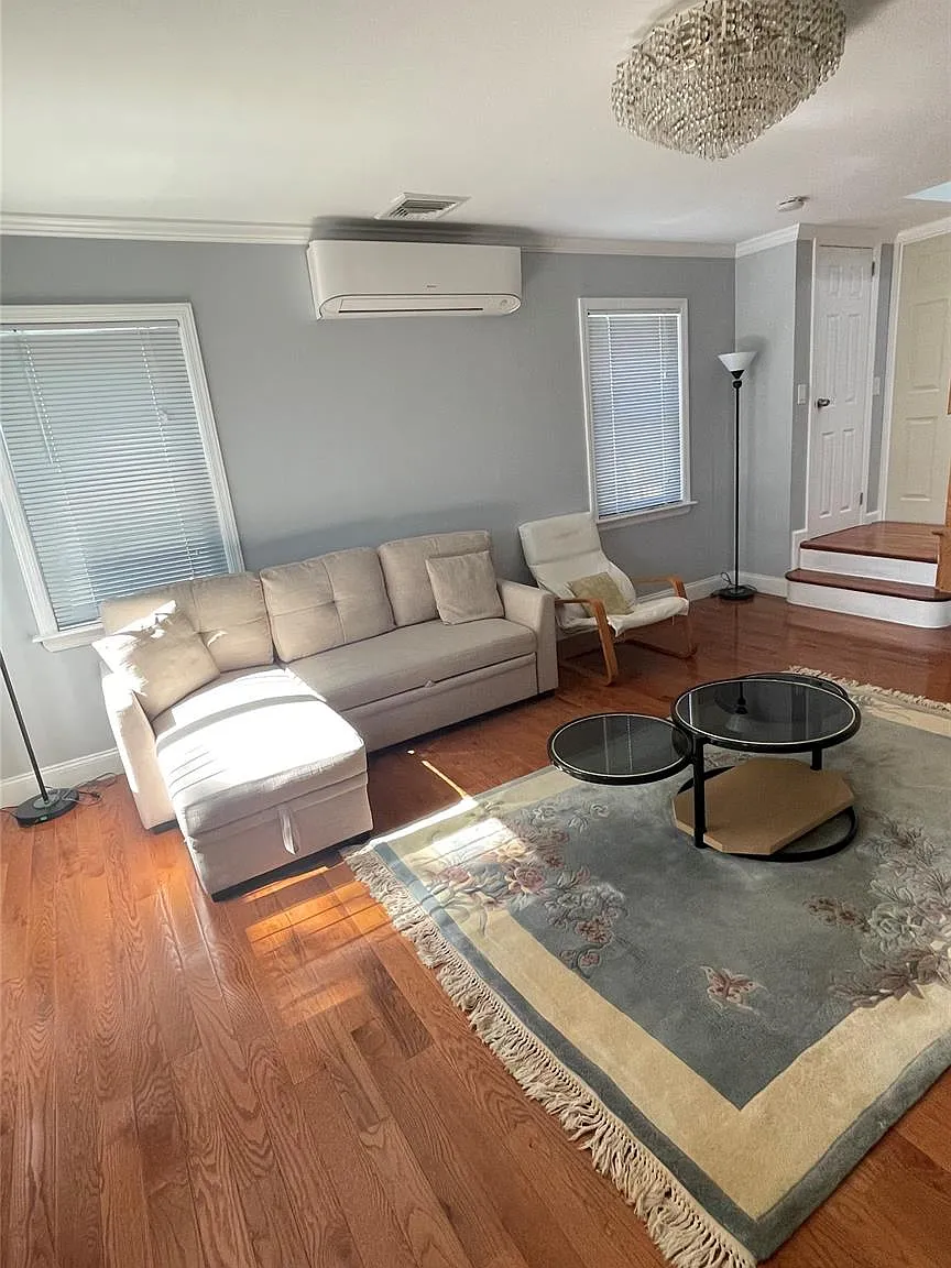 4 bed, 3.0 bath, 1632 sqft, $5,500 — Photo 2