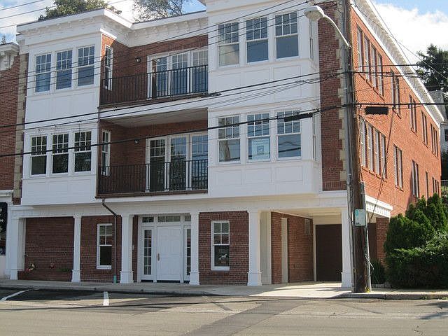 1st image of 12 N Astor St APT 2
