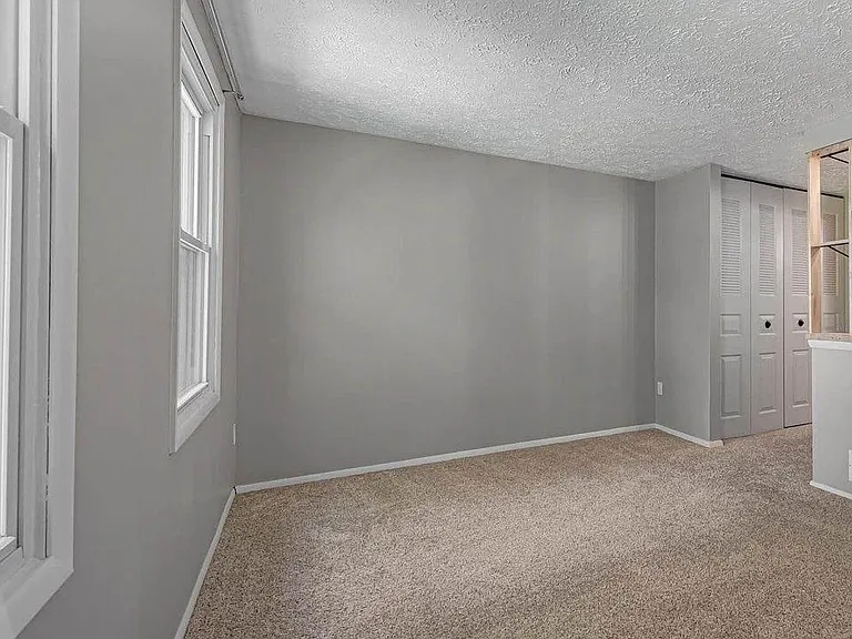 338 Huntingdon Ave — Photo 7