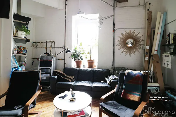 Rented by City Connections Realty | media 24