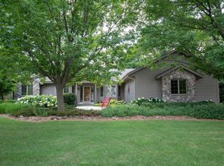 2295 S Parkside Dr, New Berlin, WI 53151