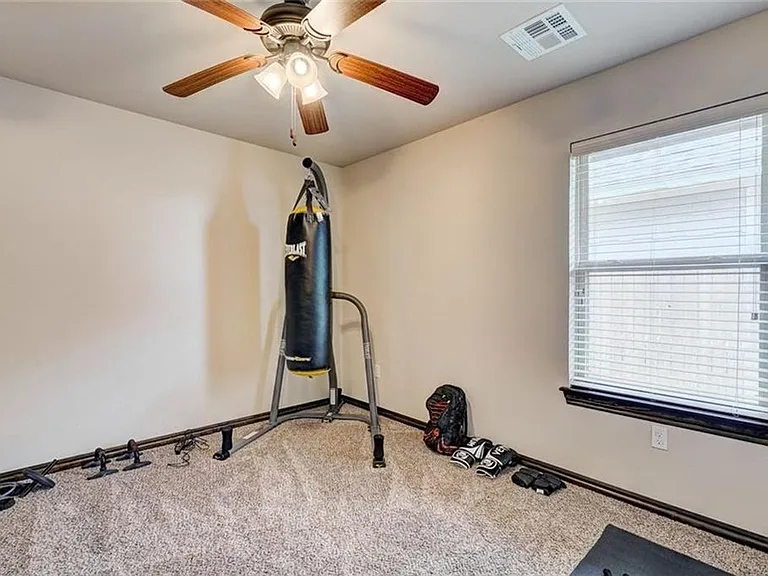 2301 Bretford Way — Photo 37